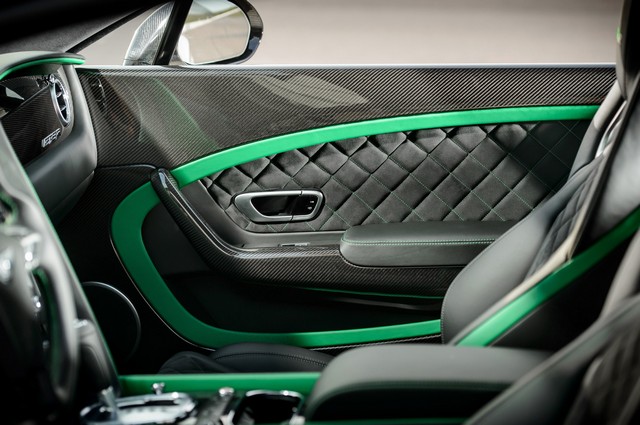 بنتلی کانتیننتال GT3 R مدل 2015  