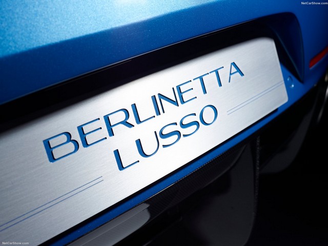 فراری F12 برلینتا لوسو تورینگ مدل 2015