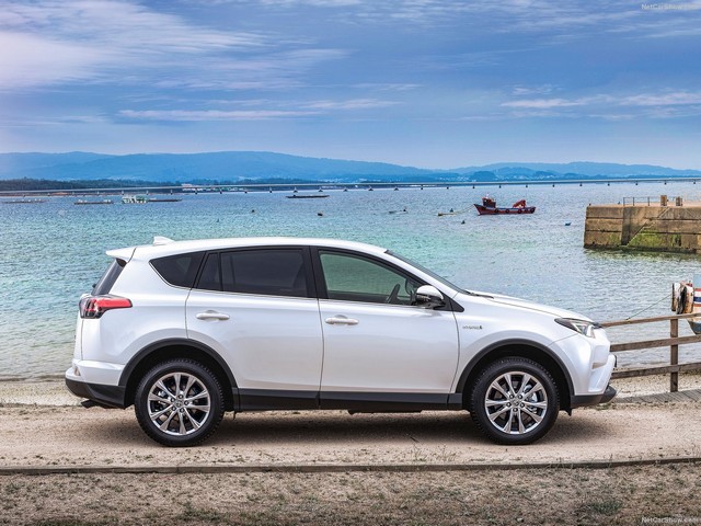 تویوتا RAV4 هیبرید مدل 2016