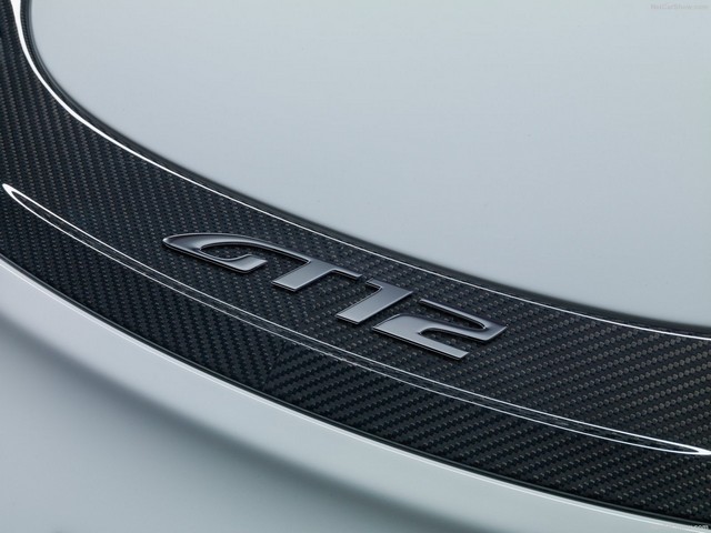 آستون مارتین ونتیج GT12 مدل 2015