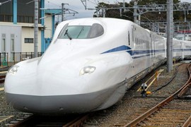  رونمایی از قطار فوق سریع ژاپن