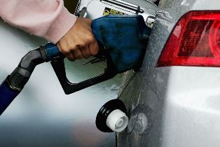 اعلام نرخ جدید بنزین ۳۰ فروردین یا اول اردیبهشت