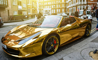 فراری 458 با روکش طلا در خیابانهای اروپا